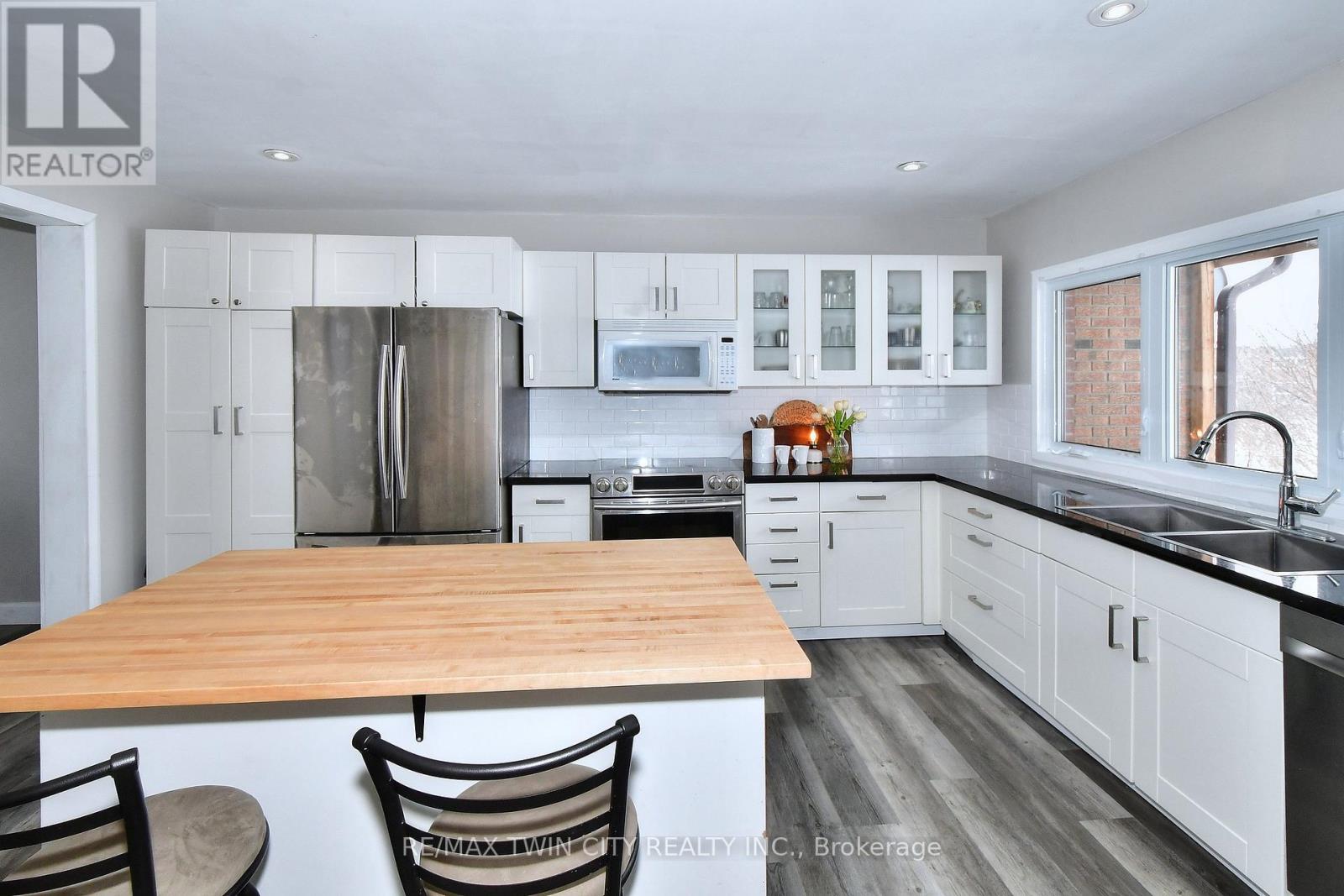 164 Goodfellow Road, Peterborough (Town Ward 3), Ontario  K9J 5X2 - Photo 6 - X12746730