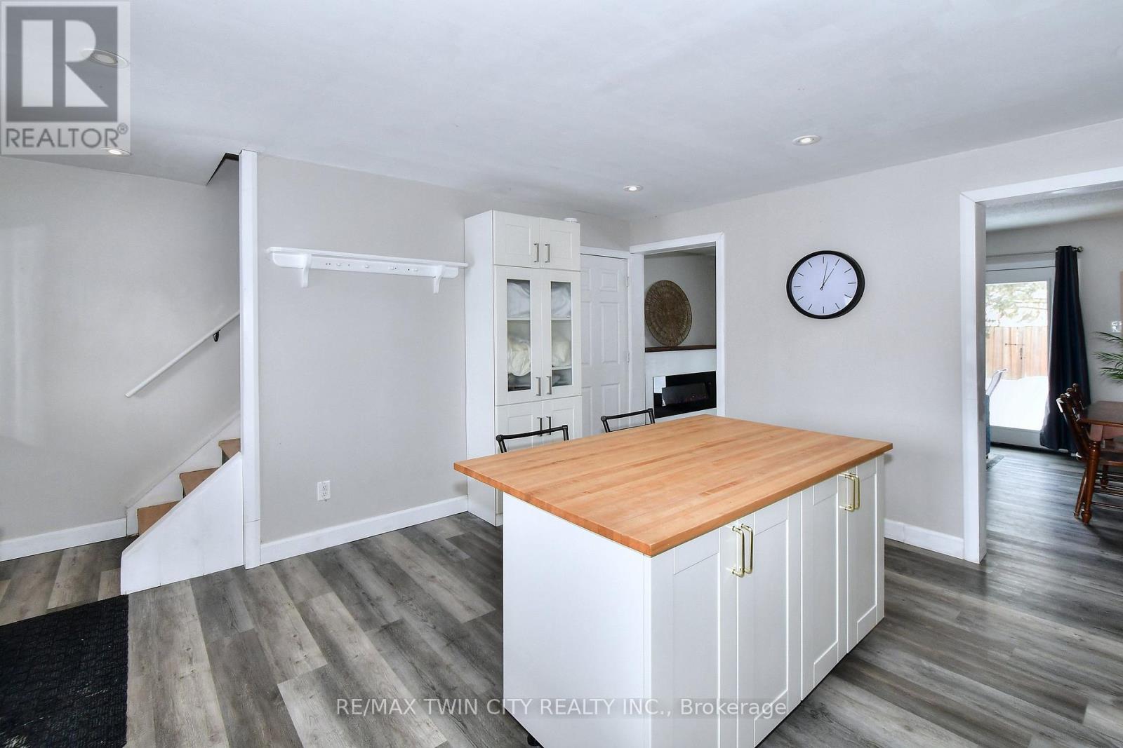 164 Goodfellow Road, Peterborough (Town Ward 3), Ontario  K9J 5X2 - Photo 8 - X12746730