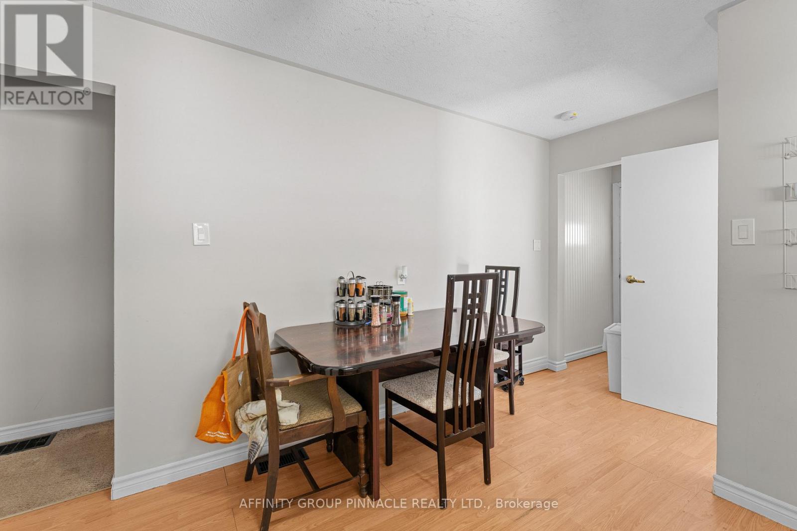 1096 Barnardo Avenue, Peterborough (Northcrest Ward 5), Ontario  K9H 5X2 - Photo 7 - X12748186