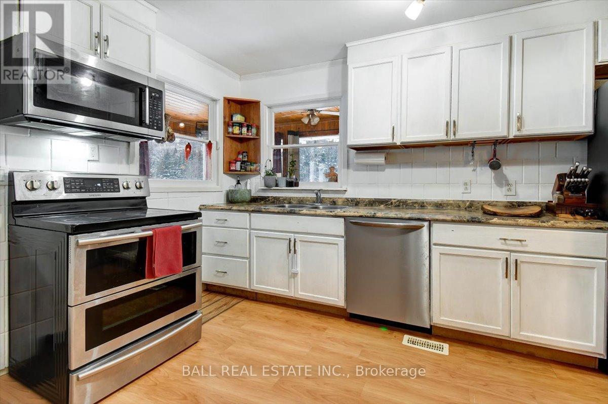 31298 Hwy 28 E, Bancroft (Dungannon Ward), Ontario  K0L 1C0 - Photo 6 - X12748834