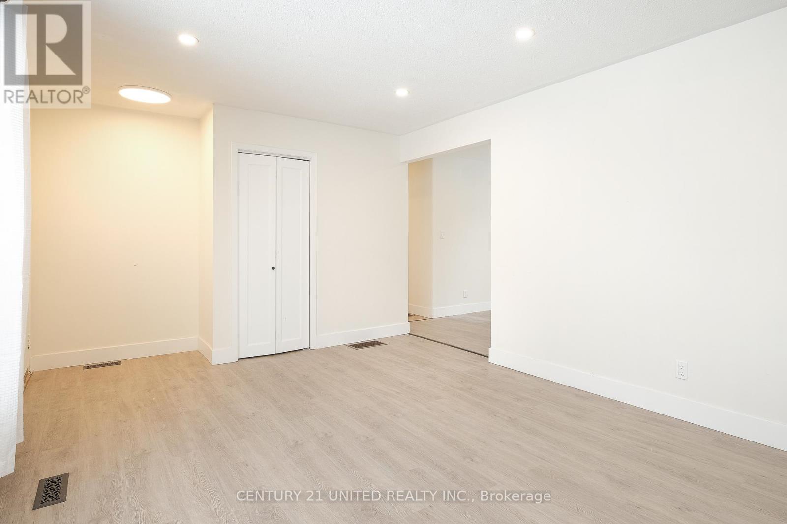 816 Stocker Road, Peterborough (Otonabee Ward 1), Ontario  K9J 5T3 - Photo 4 - X12749378