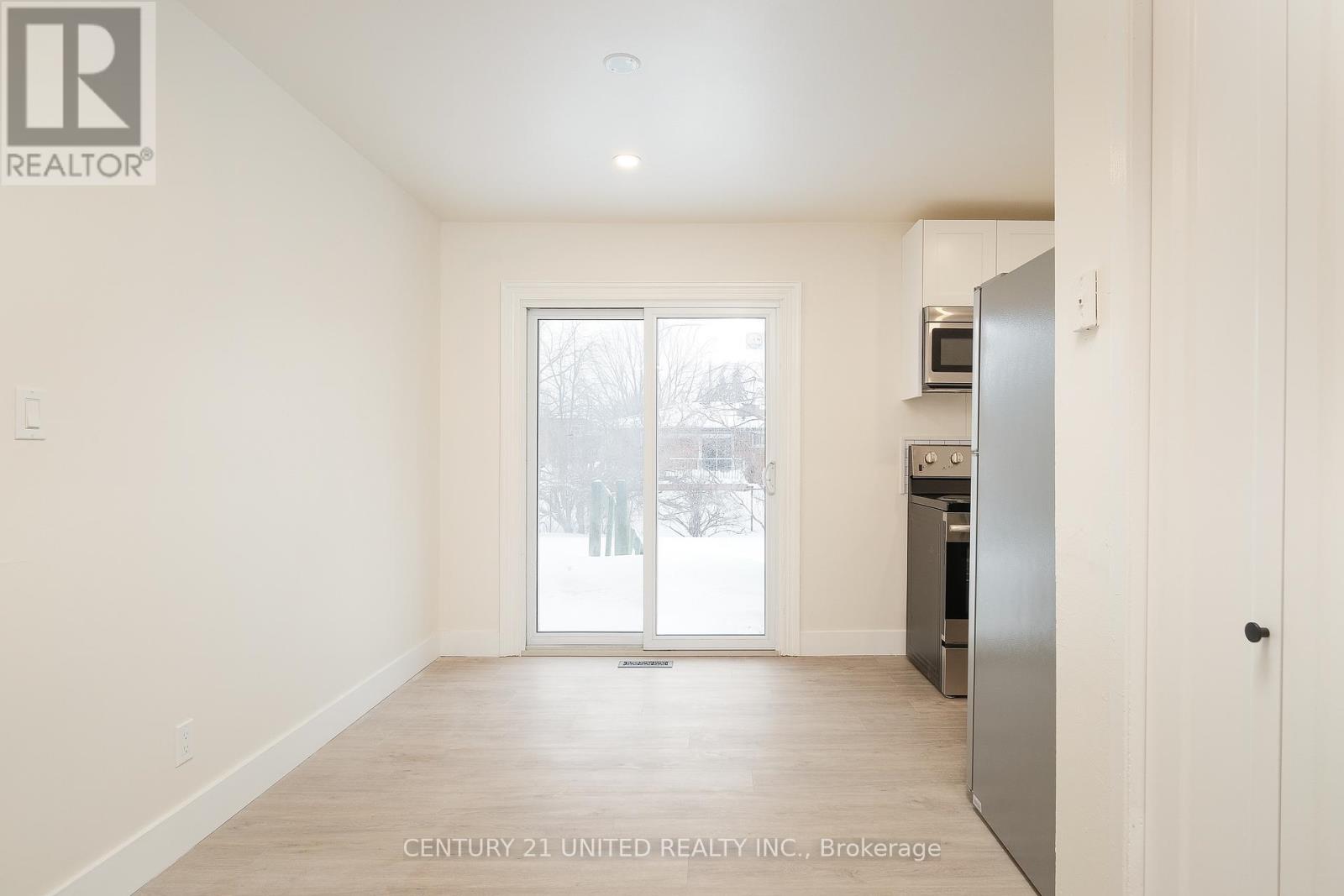 816 Stocker Road, Peterborough (Otonabee Ward 1), Ontario  K9J 5T3 - Photo 5 - X12749378