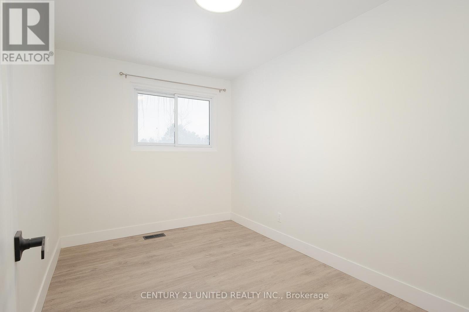 816 Stocker Road, Peterborough (Otonabee Ward 1), Ontario  K9J 5T3 - Photo 9 - X12749378