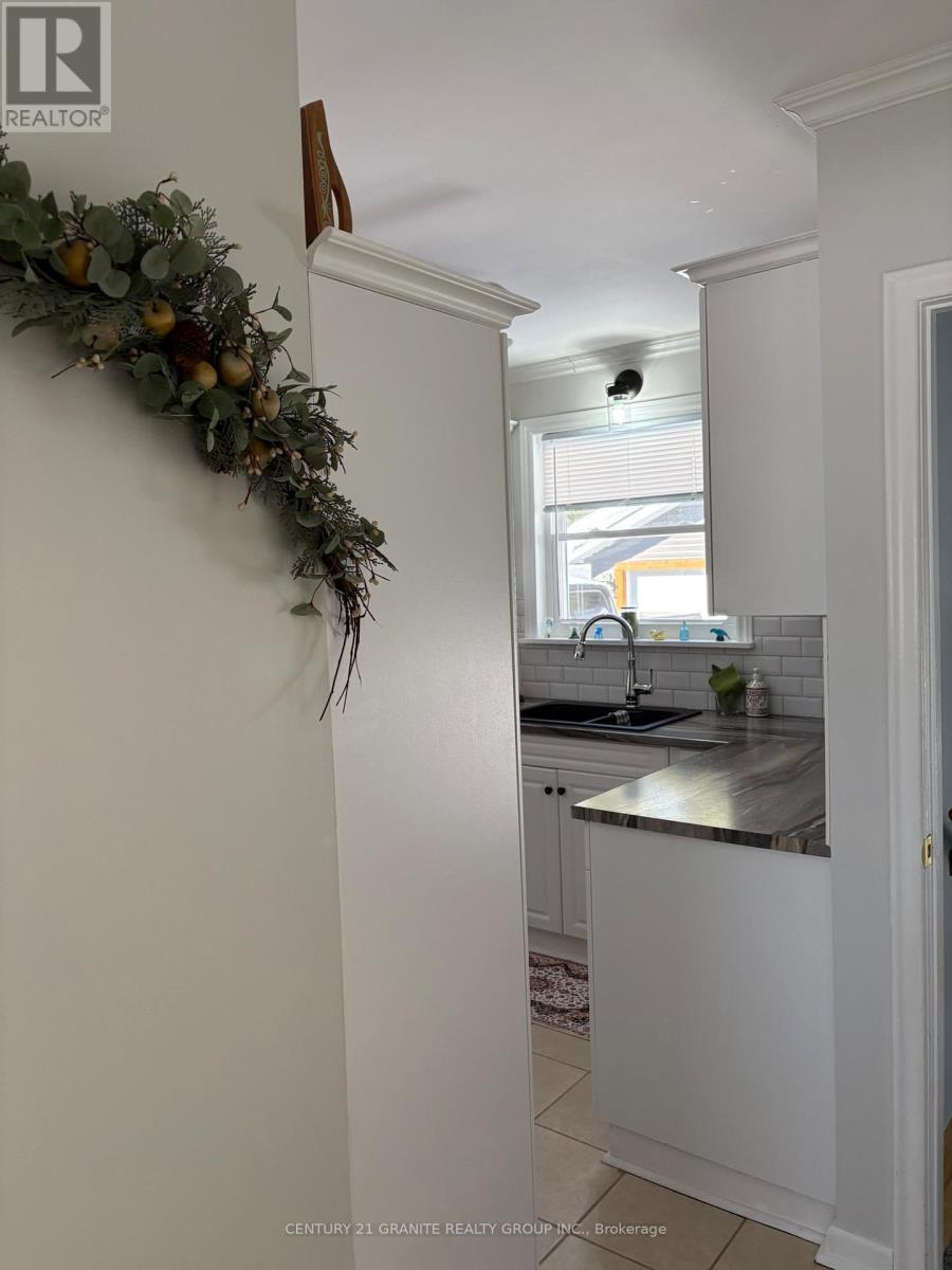 8 Johnston Crescent, Bancroft (Bancroft Ward), Ontario  K0L 1C0 - Photo 11 - X12749806