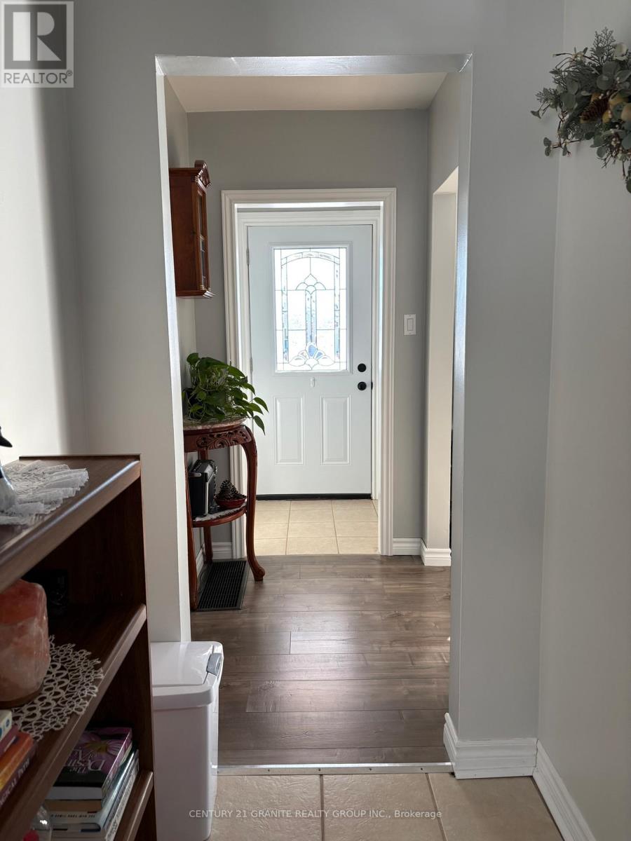 8 Johnston Crescent, Bancroft (Bancroft Ward), Ontario  K0L 1C0 - Photo 4 - X12749806