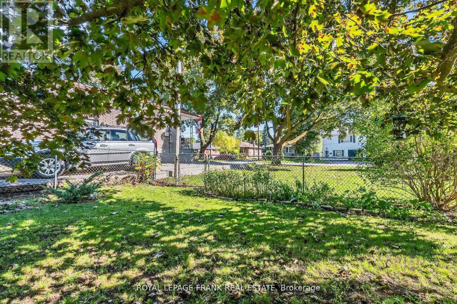 32 Melbourne Street E, Kawartha Lakes (Lindsay), Ontario  K9V 1X7 - Photo 35 - X12750022