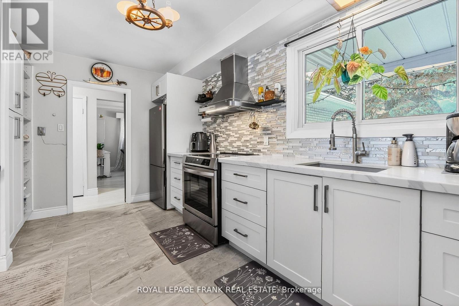 32 Melbourne Street E, Kawartha Lakes (Lindsay), Ontario  K9V 1X7 - Photo 8 - X12750022