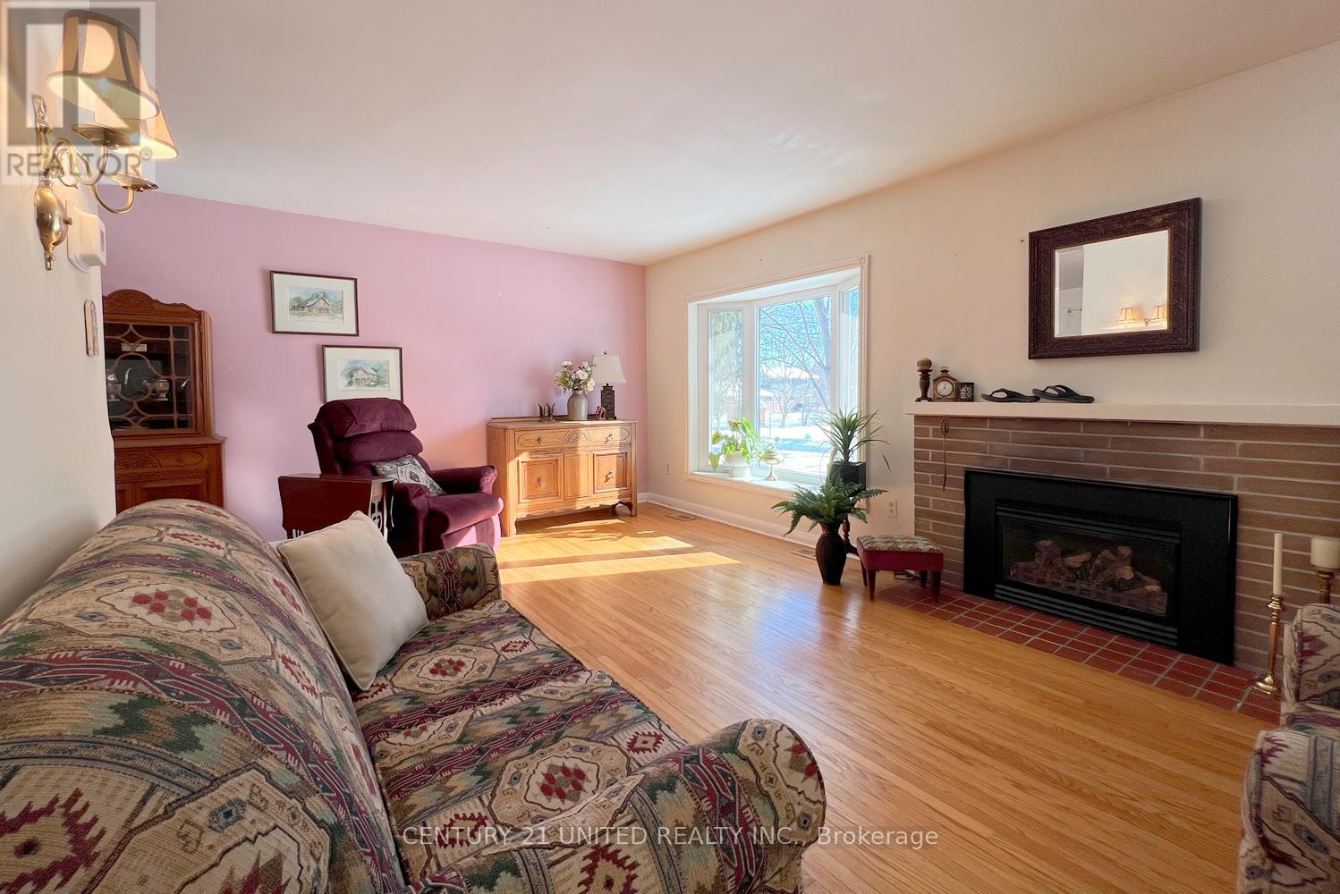 28 Weller Crescent, Peterborough (Monaghan Ward 2), Ontario  K9J 6J5 - Photo 10 - X12752334