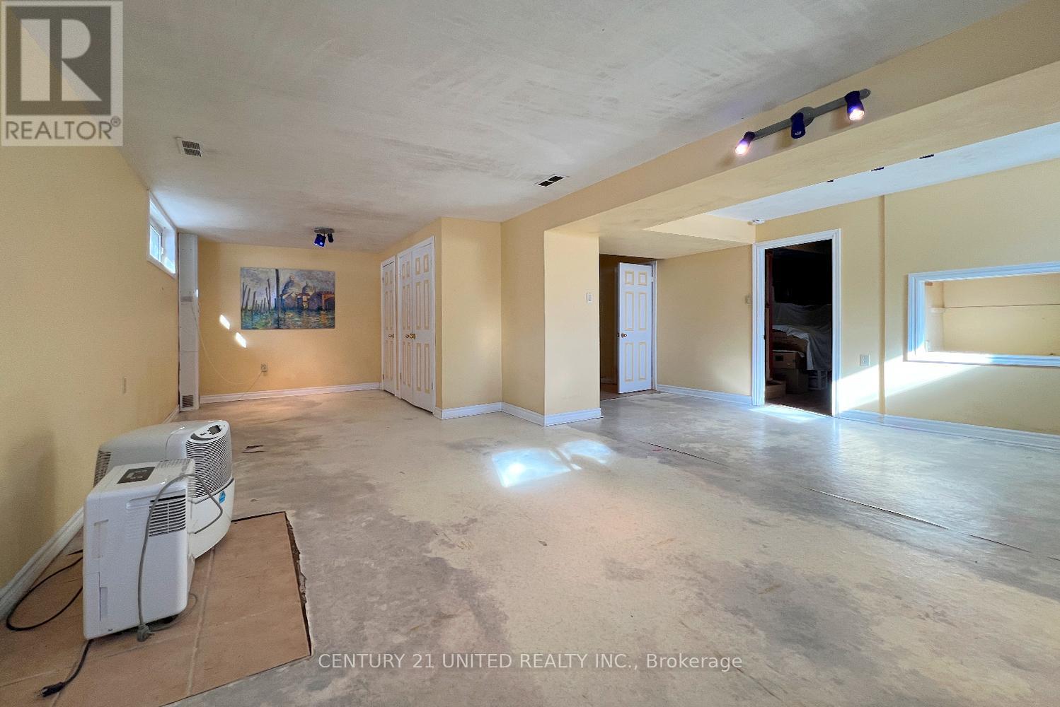 28 Weller Crescent, Peterborough (Monaghan Ward 2), Ontario  K9J 6J5 - Photo 22 - X12752334