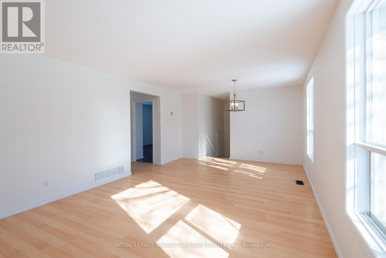 78 Eglington Street E, Kawartha Lakes (Lindsay), Ontario  K9V 3Z5 - Photo 13 - X12752926