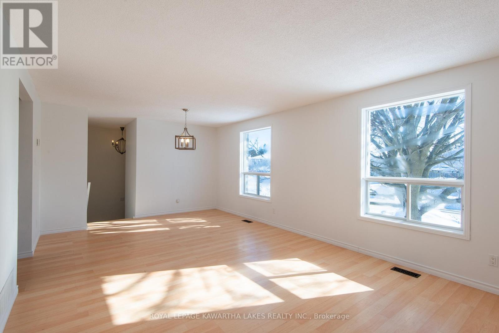 78 Eglington Street E, Kawartha Lakes (Lindsay), Ontario  K9V 3Z5 - Photo 14 - X12752926