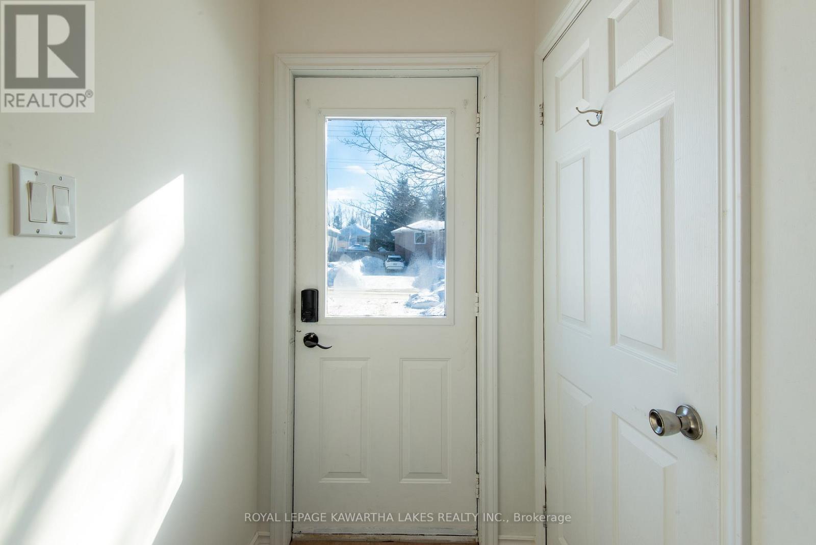 78 Eglington Street E, Kawartha Lakes (Lindsay), Ontario  K9V 3Z5 - Photo 17 - X12752926