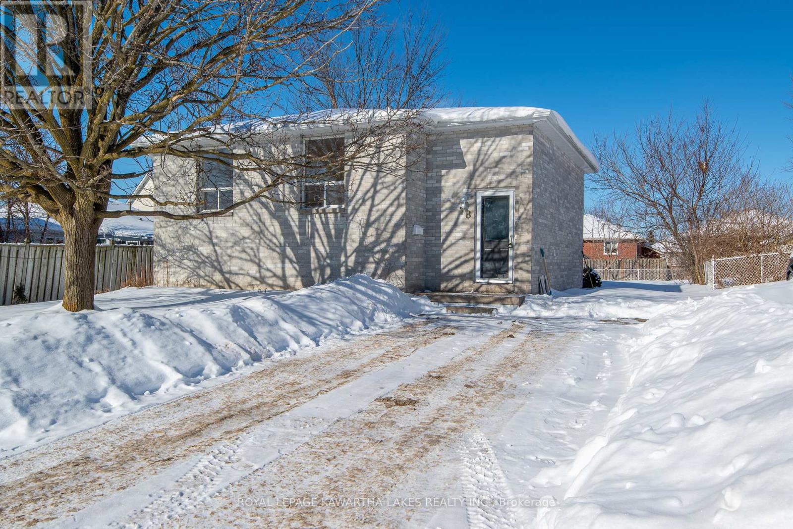 78 Eglington Street E, Kawartha Lakes (Lindsay), Ontario  K9V 3Z5 - Photo 2 - X12752926