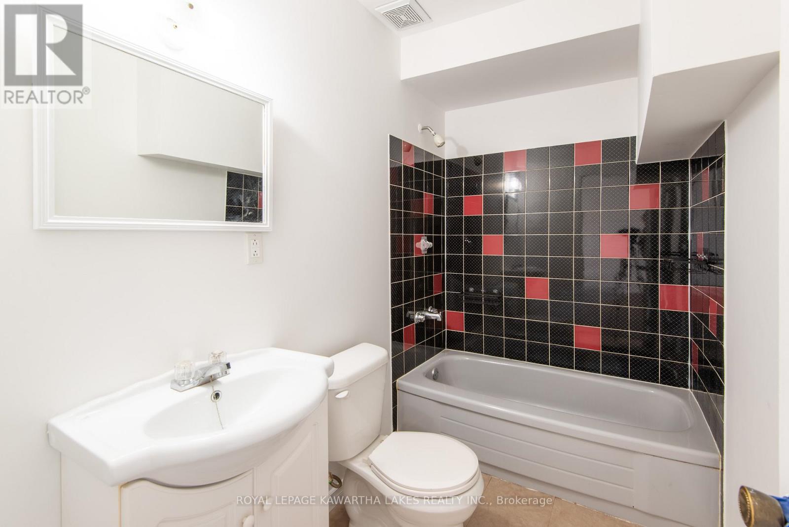 78 Eglington Street E, Kawartha Lakes (Lindsay), Ontario  K9V 3Z5 - Photo 21 - X12752926