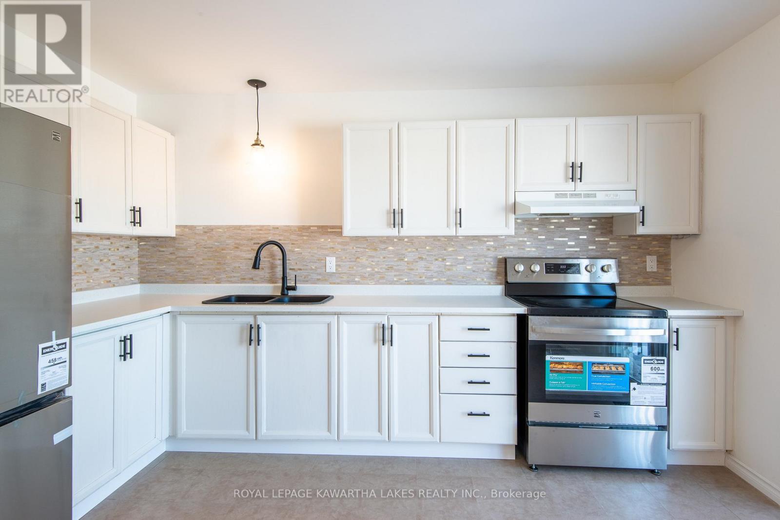 78 Eglington Street E, Kawartha Lakes (Lindsay), Ontario  K9V 3Z5 - Photo 7 - X12752926