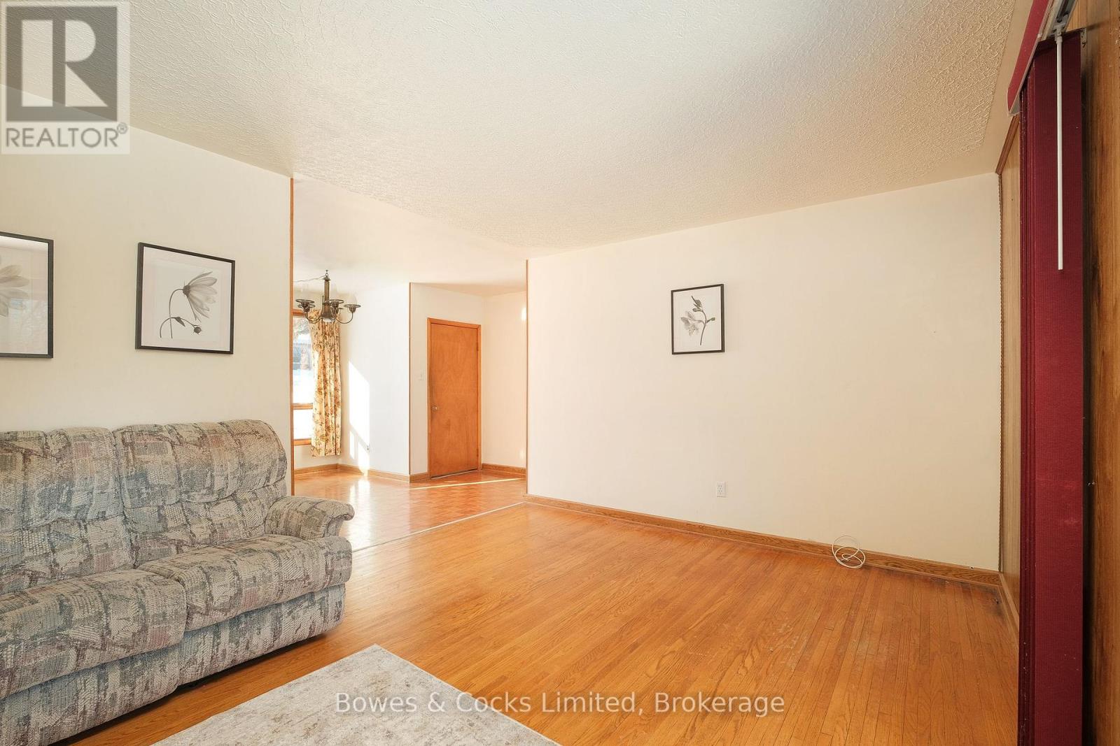 1227 Algonquin Boulevard, Peterborough (Northcrest Ward 5), Ontario  K9H 6N1 - Photo 6 - X12753074