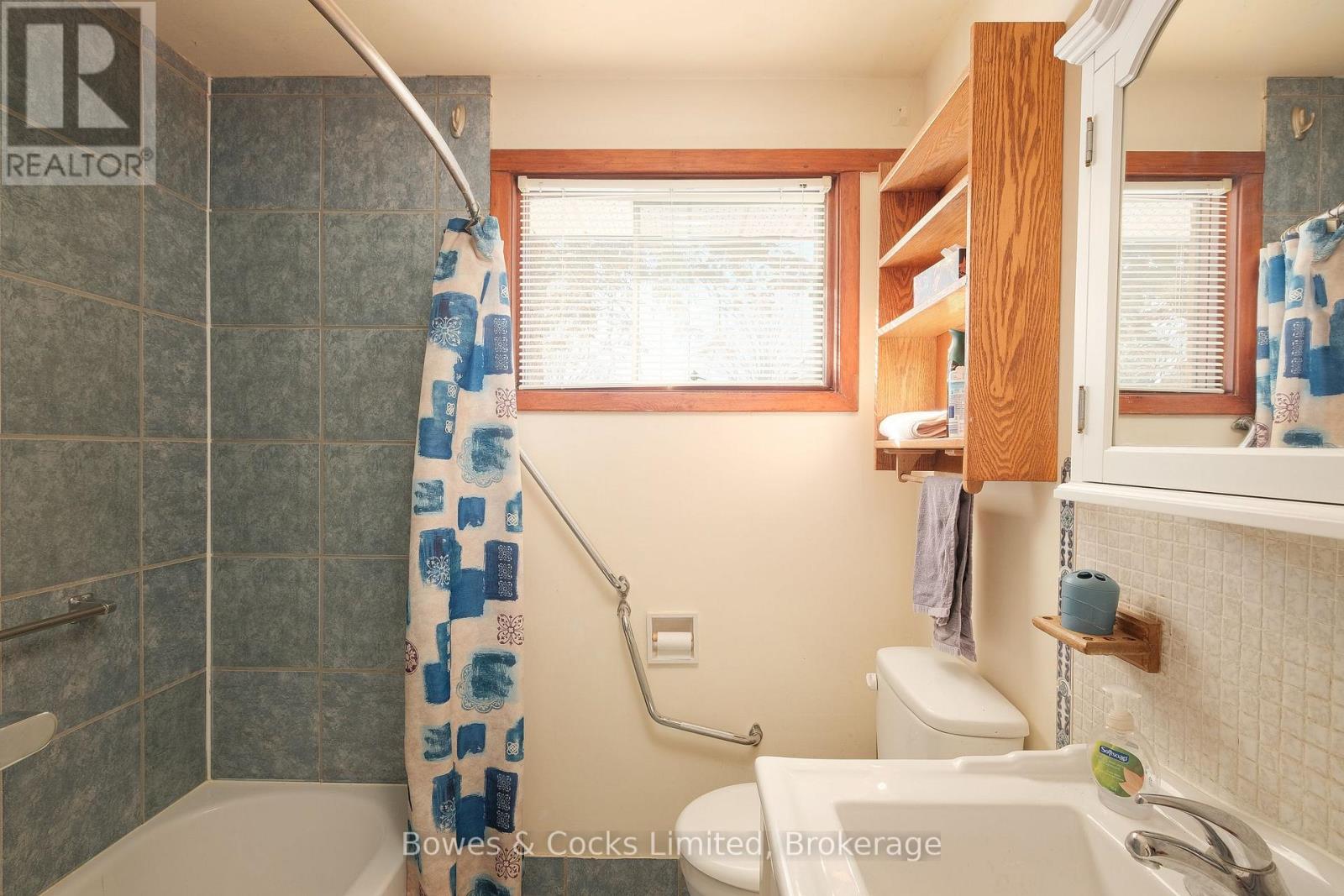 1227 Algonquin Boulevard, Peterborough (Northcrest Ward 5), Ontario  K9H 6N1 - Photo 9 - X12753074