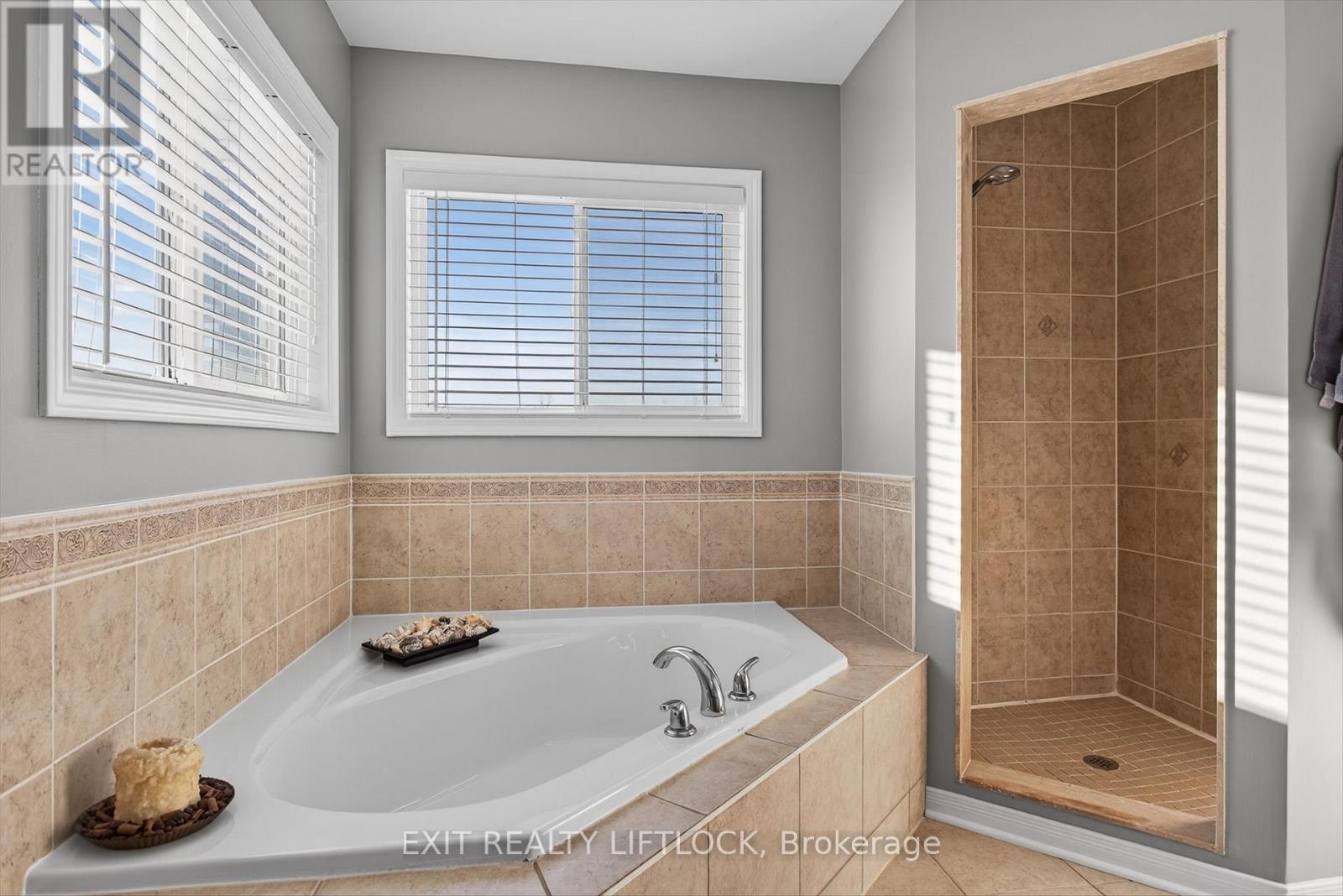 1403 Ireland Drive, Peterborough (Monaghan Ward 2), Ontario  K9K 0A7 - Photo 11 - X12753516