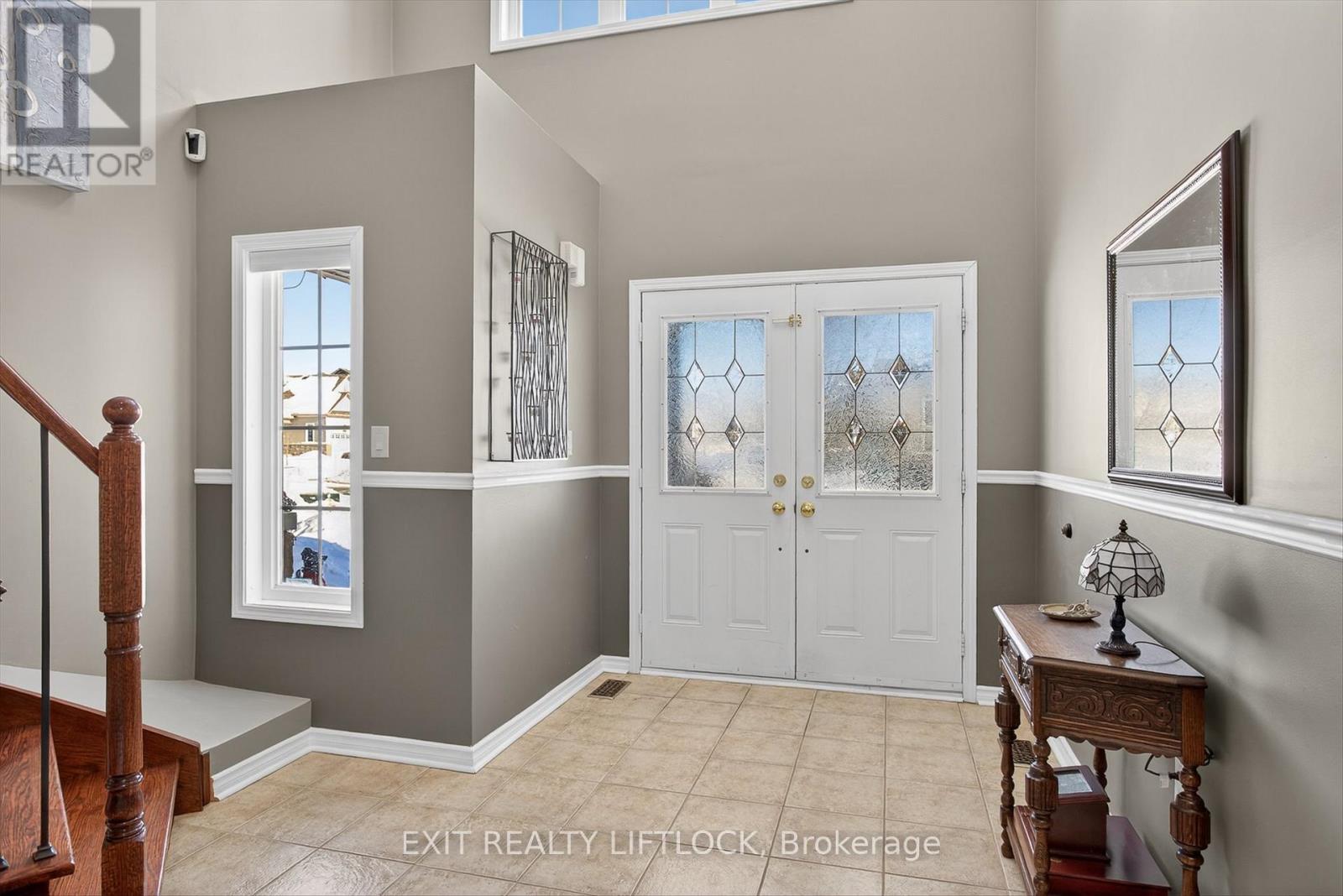 1403 Ireland Drive, Peterborough (Monaghan Ward 2), Ontario  K9K 0A7 - Photo 2 - X12753516