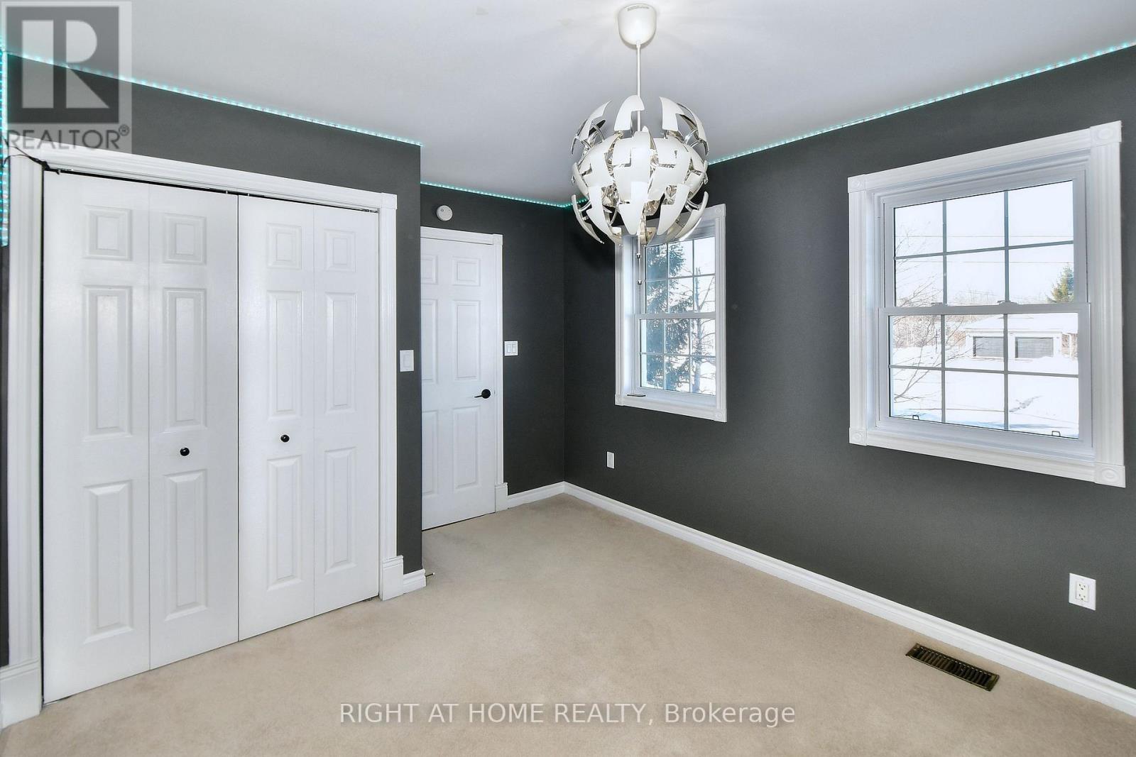 599 Maniece Avenue, Peterborough (Ashburnham Ward 4), Ontario  K9L 0C1 - Photo 31 - X12754254