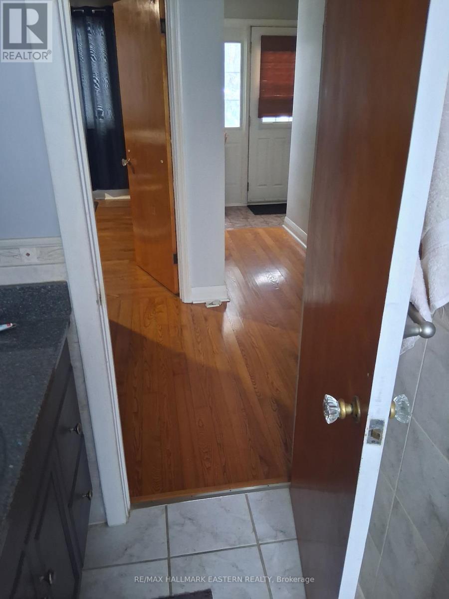 99 Wallis Drive, Peterborough (Monaghan Ward 2), Ontario  K9J 6C2 - Photo 12 - X12754586