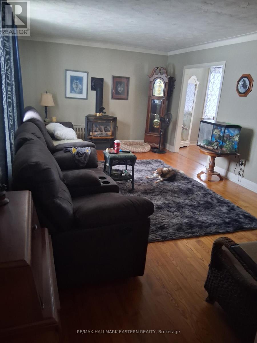 99 Wallis Drive, Peterborough (Monaghan Ward 2), Ontario  K9J 6C2 - Photo 3 - X12754586