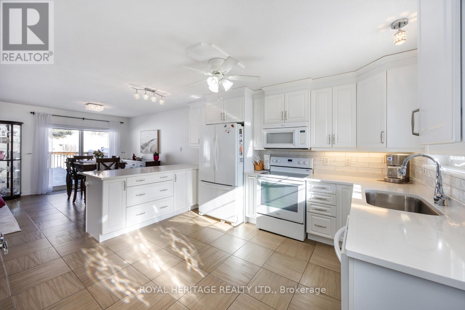 162 - 301 Carnegie Avenue, Peterborough (Northcrest Ward 5), Ontario  K9L 1G9 - Photo 10 - X12754588