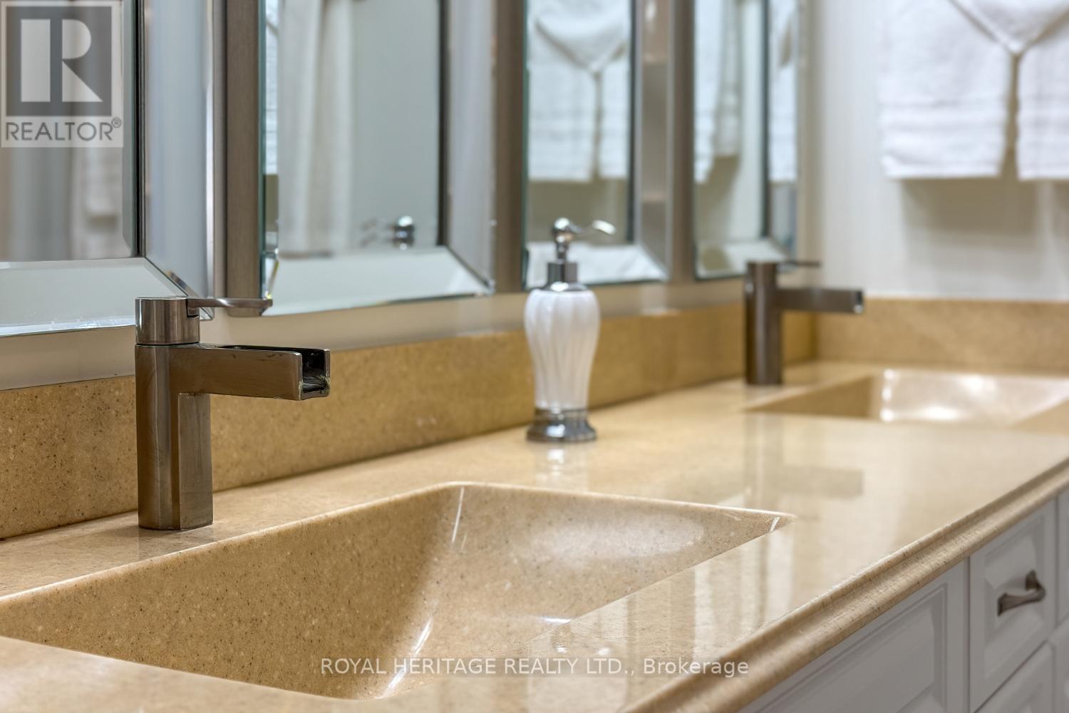 162 - 301 Carnegie Avenue, Peterborough (Northcrest Ward 5), Ontario  K9L 1G9 - Photo 37 - X12754588