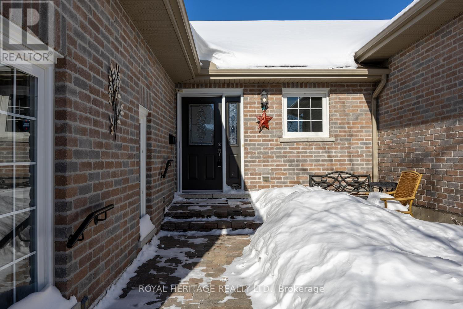 162 - 301 Carnegie Avenue, Peterborough (Northcrest Ward 5), Ontario  K9L 1G9 - Photo 4 - X12754588