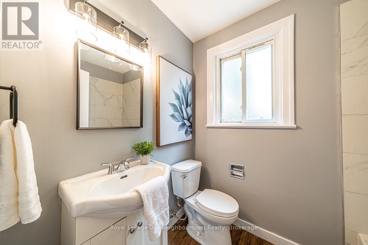 Upper - 741 Maryland Avenue, Peterborough (Otonabee Ward 1), Ontario  K9J 4P5 - Photo 13 - X12756990