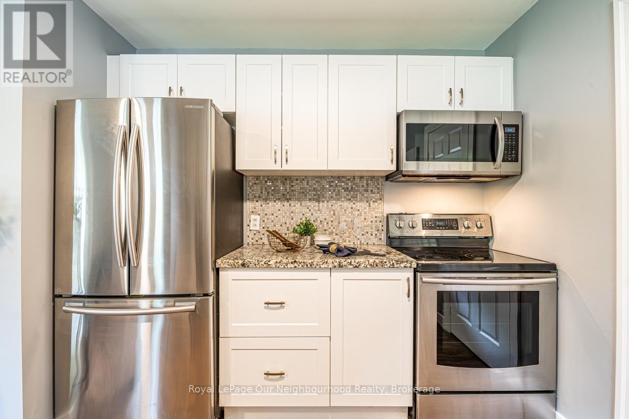 Upper - 741 Maryland Avenue, Peterborough (Otonabee Ward 1), Ontario  K9J 4P5 - Photo 4 - X12756990