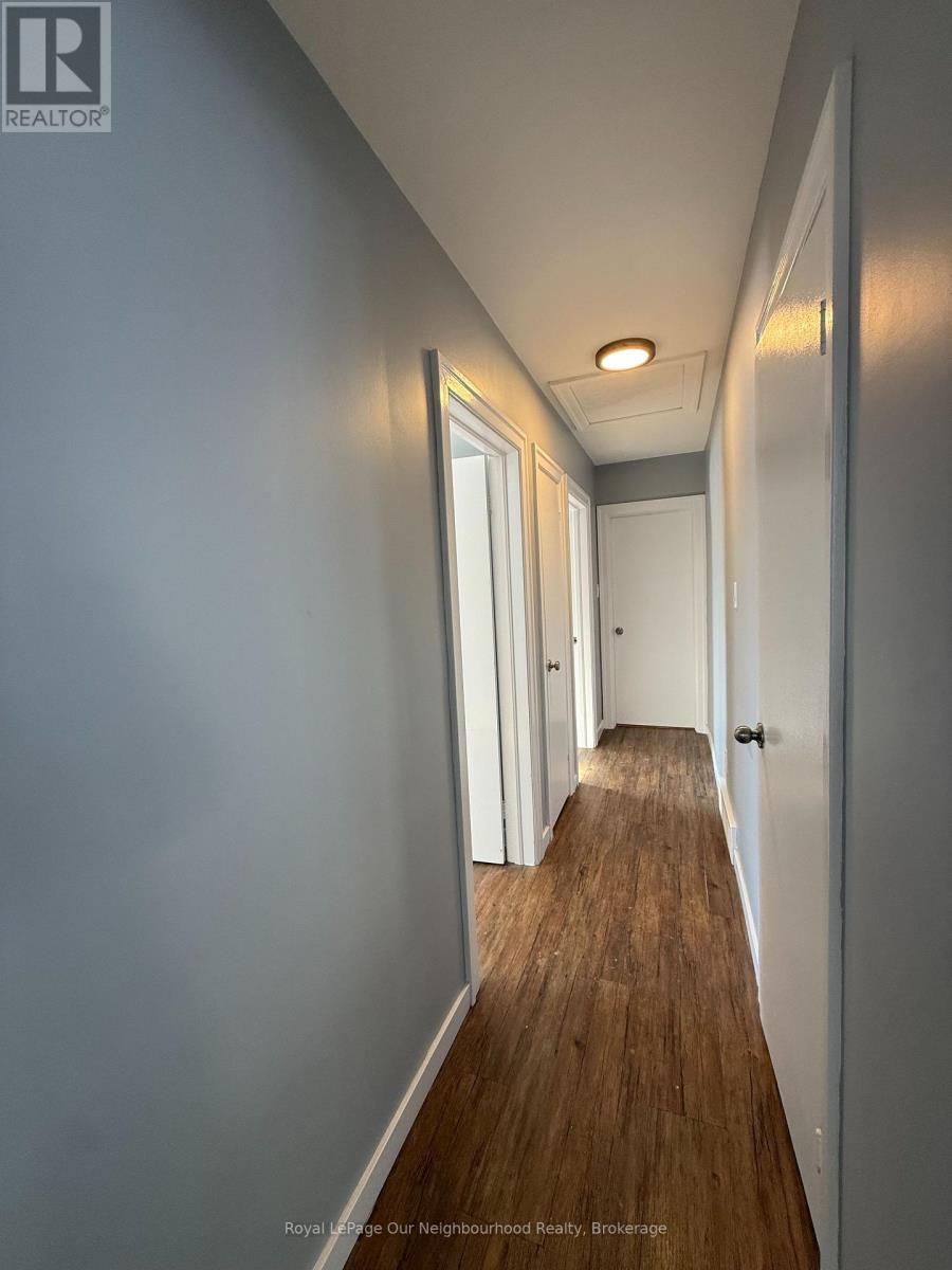 Upper - 741 Maryland Avenue, Peterborough (Otonabee Ward 1), Ontario  K9J 4P5 - Photo 6 - X12756990