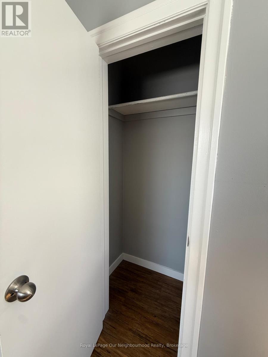 Upper - 741 Maryland Avenue, Peterborough (Otonabee Ward 1), Ontario  K9J 4P5 - Photo 9 - X12756990