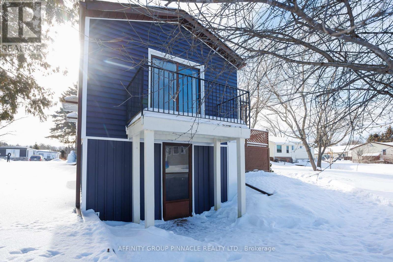 11 Homewood Avenue, Kawartha Lakes (Lindsay), Ontario  K9V 0H5 - Photo 13 - X12757198