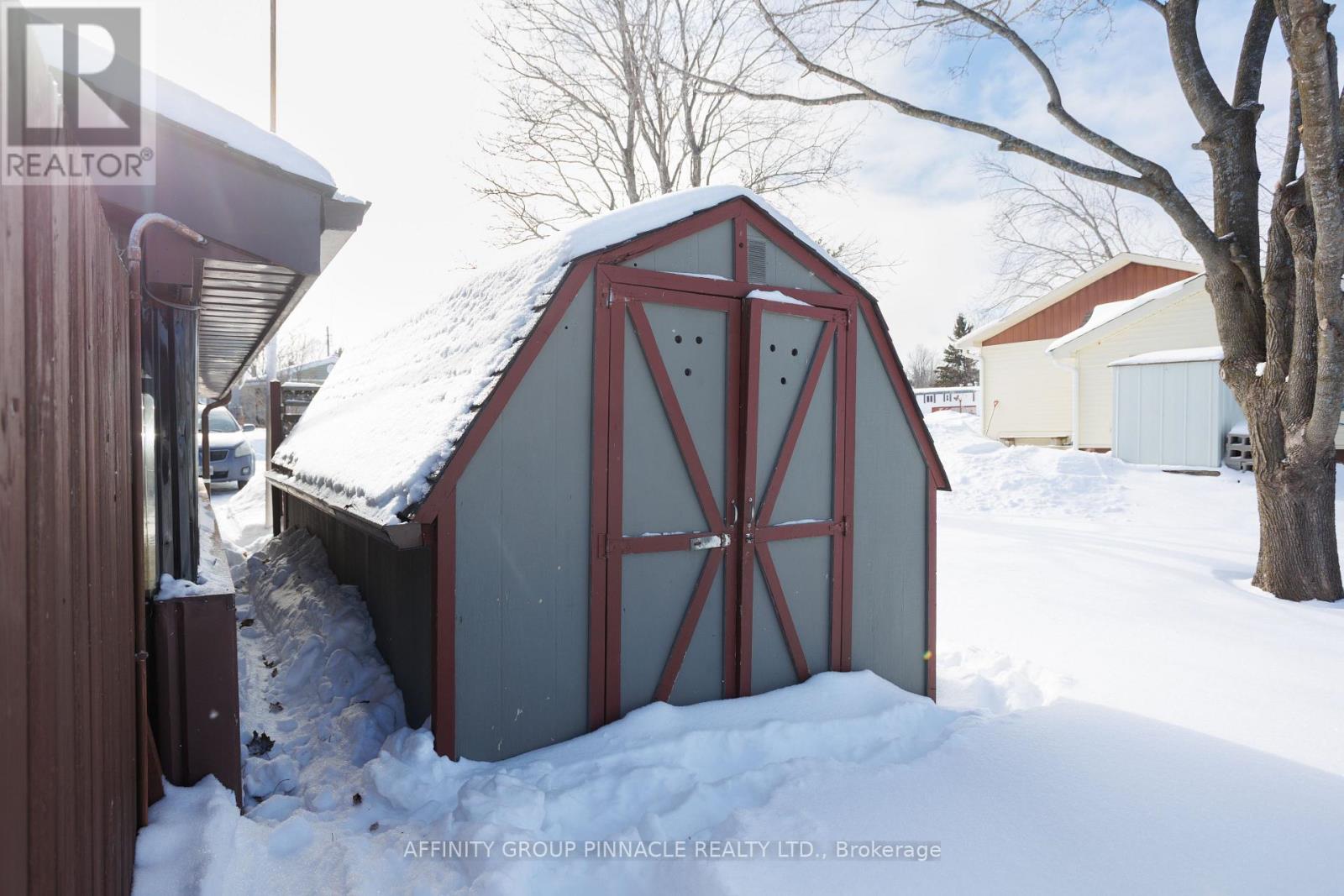 11 Homewood Avenue, Kawartha Lakes (Lindsay), Ontario  K9V 0H5 - Photo 8 - X12757198