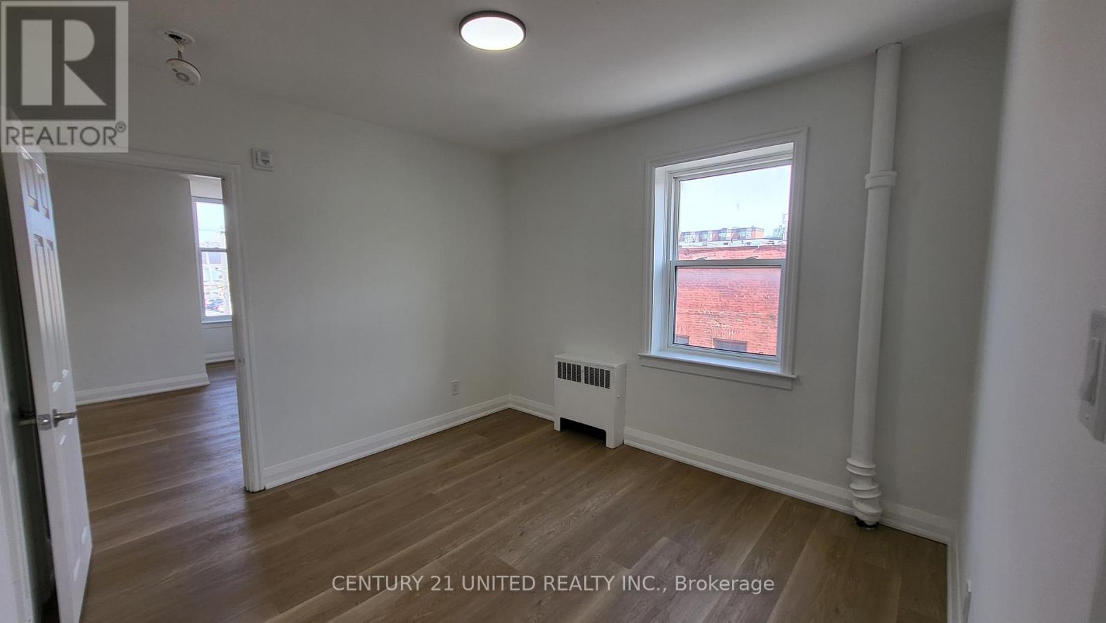 C - 409 Chambers Street, Peterborough (Town Ward 3), Ontario  K9H 3T9 - Photo 4 - X12757980