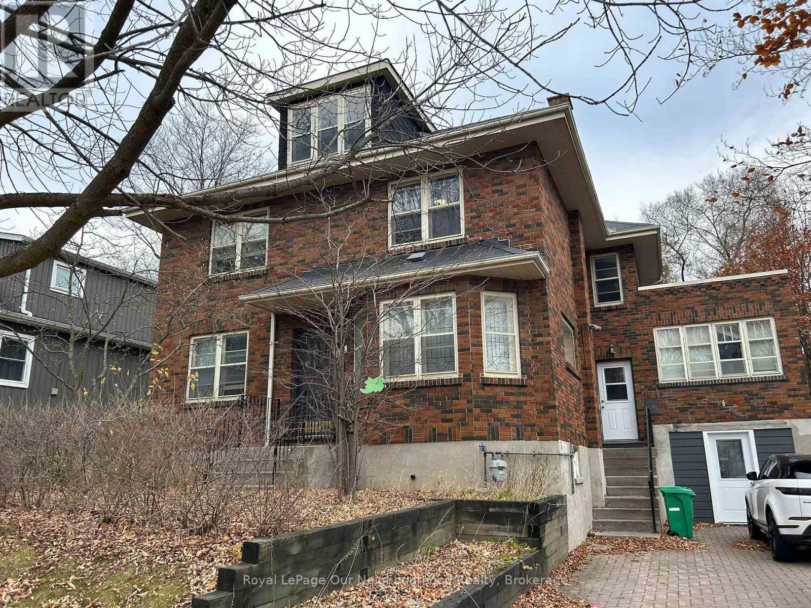 642 Bolivar Street, Peterborough (Monaghan Ward 2), Ontario  K9J 4S2 - Photo 2 - X12759886