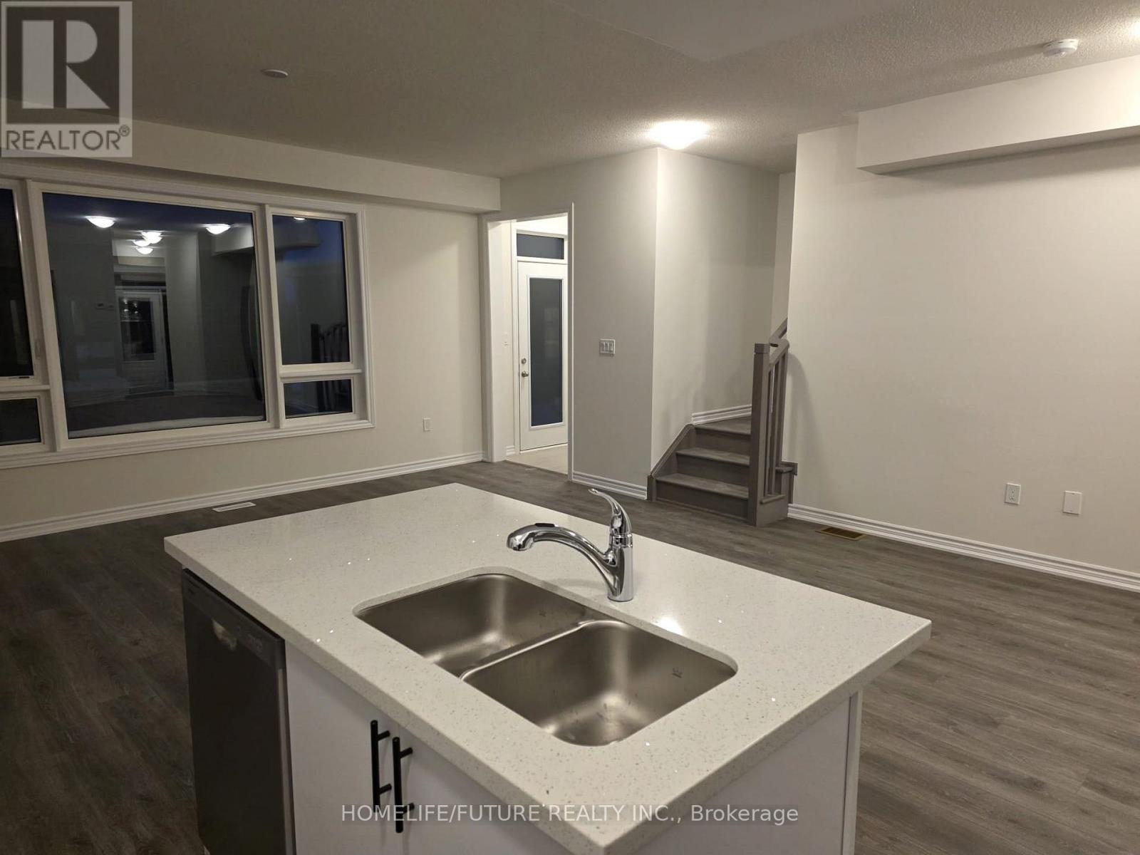 166 Alcorn Drive, Kawartha Lakes (Lindsay), Ontario  K9V 0T2 - Photo 5 - X12761480