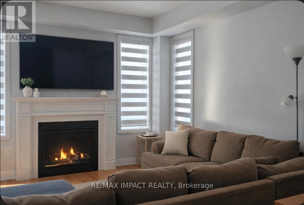 168 St. Joseph Road W, Kawartha Lakes (Lindsay), Ontario  K9V 0R6 - Photo 2 - X12762224