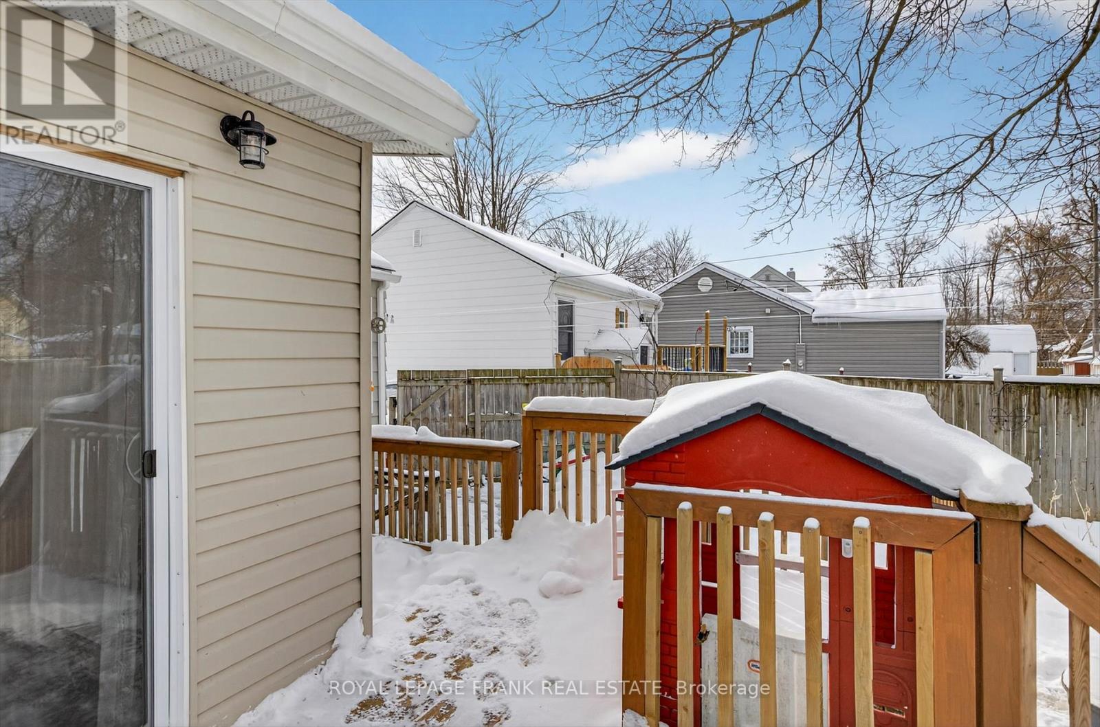 744 Brown Street, Peterborough (Otonabee Ward 1), Ontario  K9J 4K8 - Photo 28 - X12762452