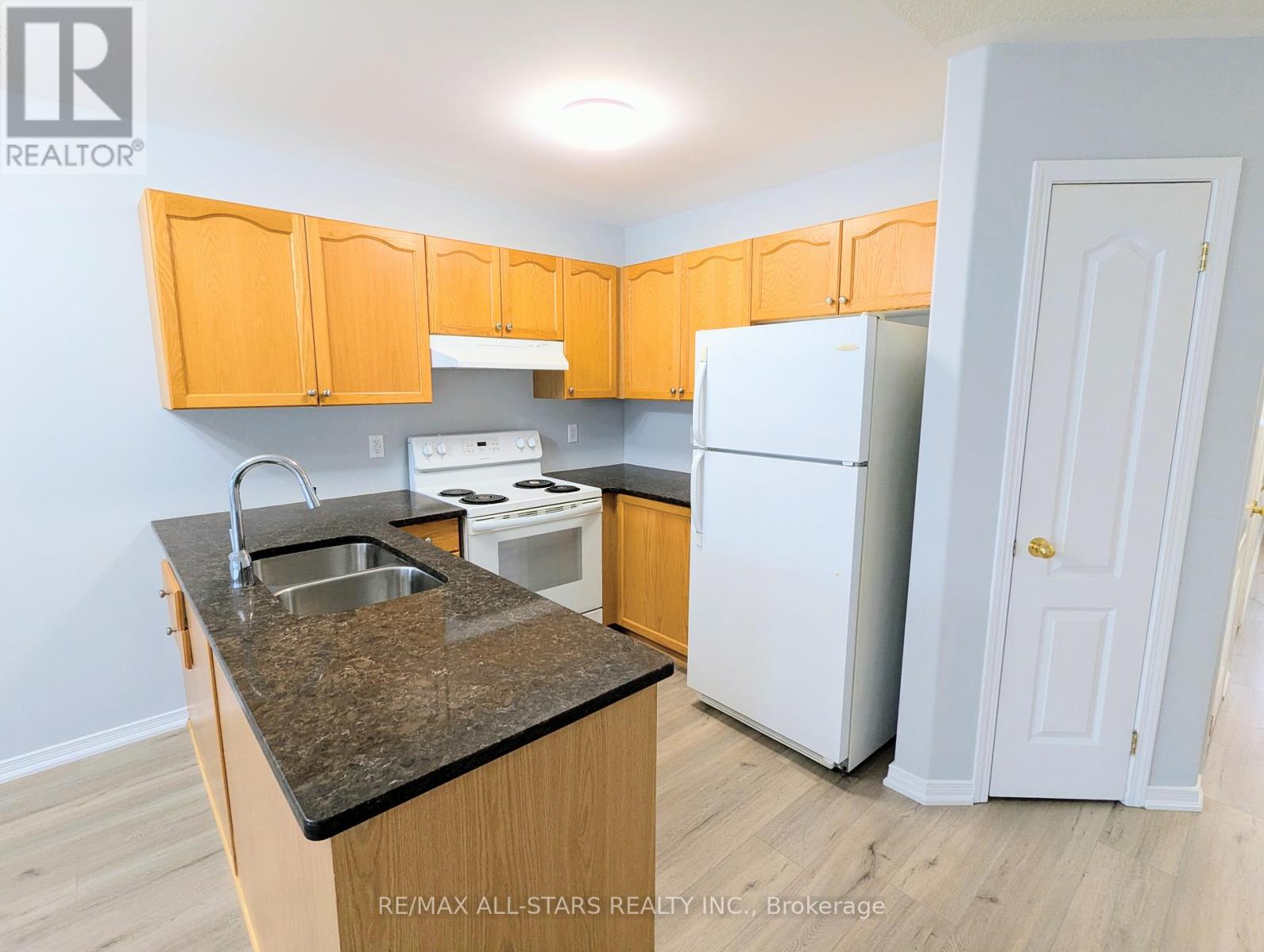 507 Clancy Crescent, Peterborough (Otonabee Ward 1), Ontario  K9K 2S1 - Photo 6 - X12762596