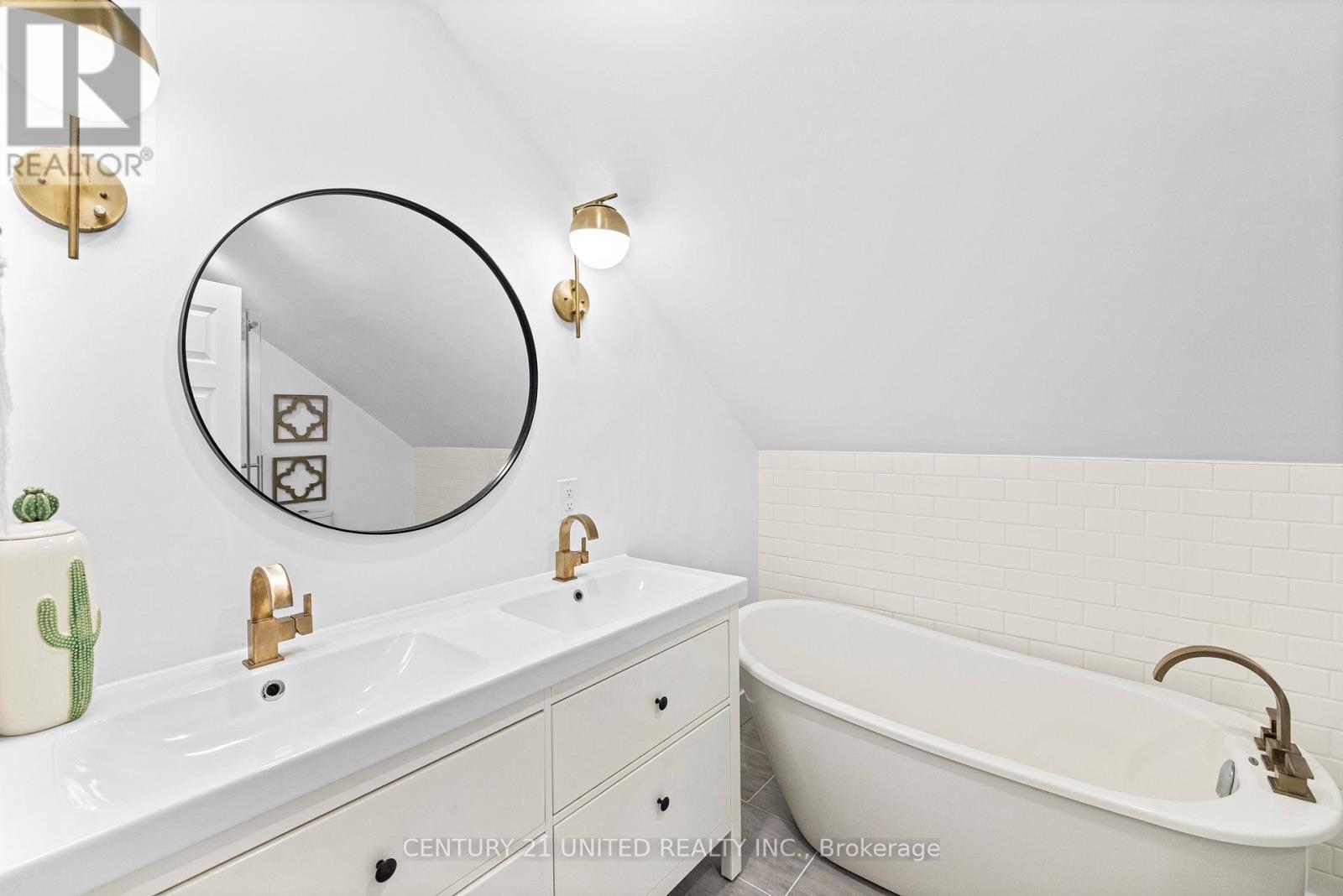 7 Resort Lane, Kawartha Lakes (Emily), Ontario  K0L 2W0 - Photo 25 - X12763214