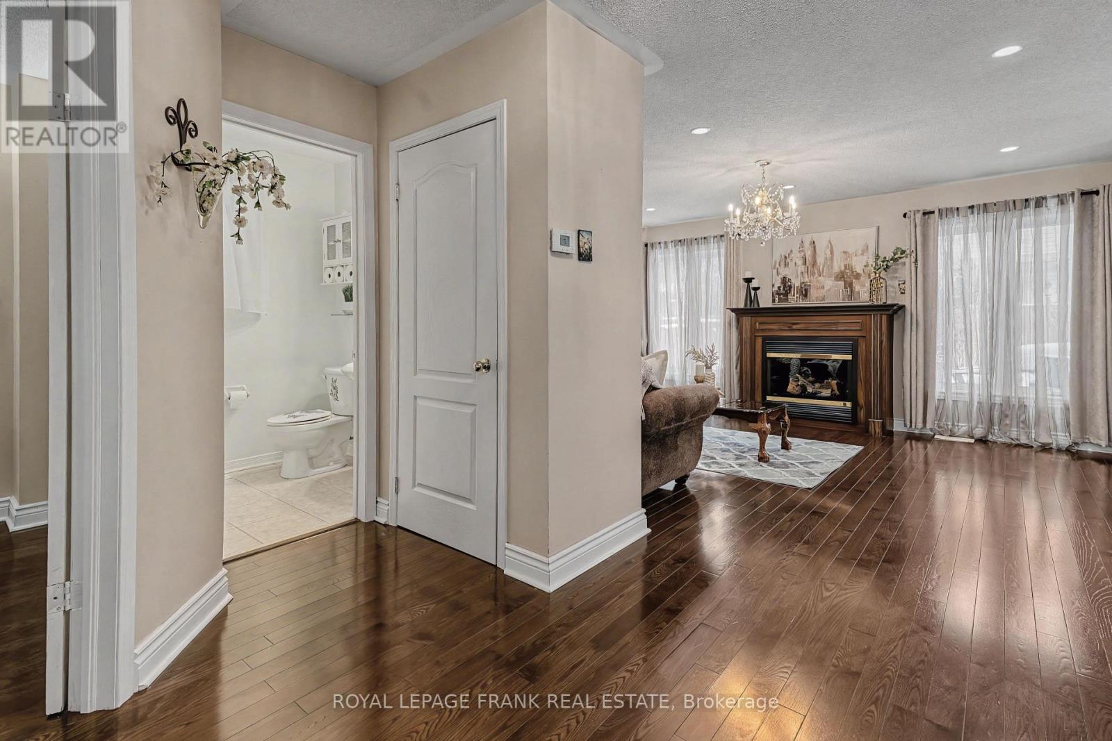 129 Stillwell Lane, Clarington (Newcastle), Ontario  L1B 1R5 - Photo 5 - E12763450