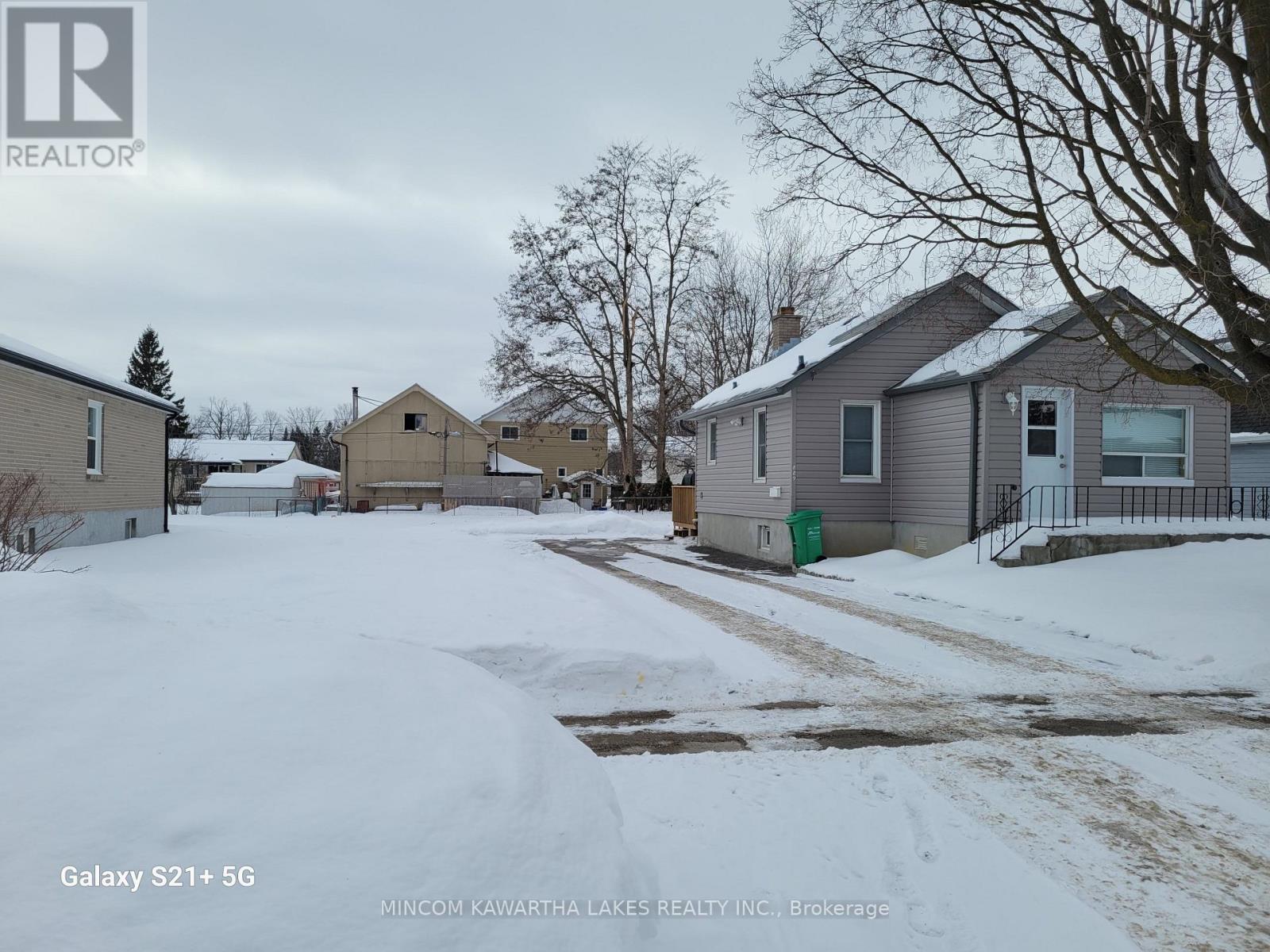889 Western Avenue, Peterborough (Otonabee Ward 1), Ontario  K9J 5W1 - Photo 2 - X12763512