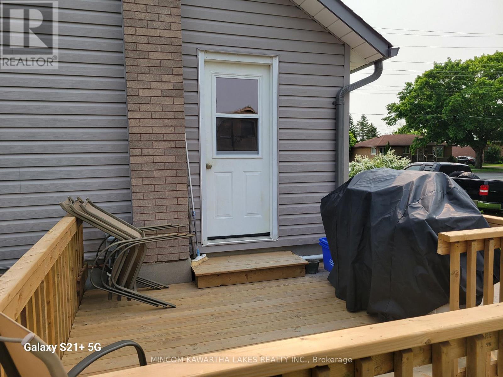 889 Western Avenue, Peterborough (Otonabee Ward 1), Ontario  K9J 5W1 - Photo 21 - X12763512