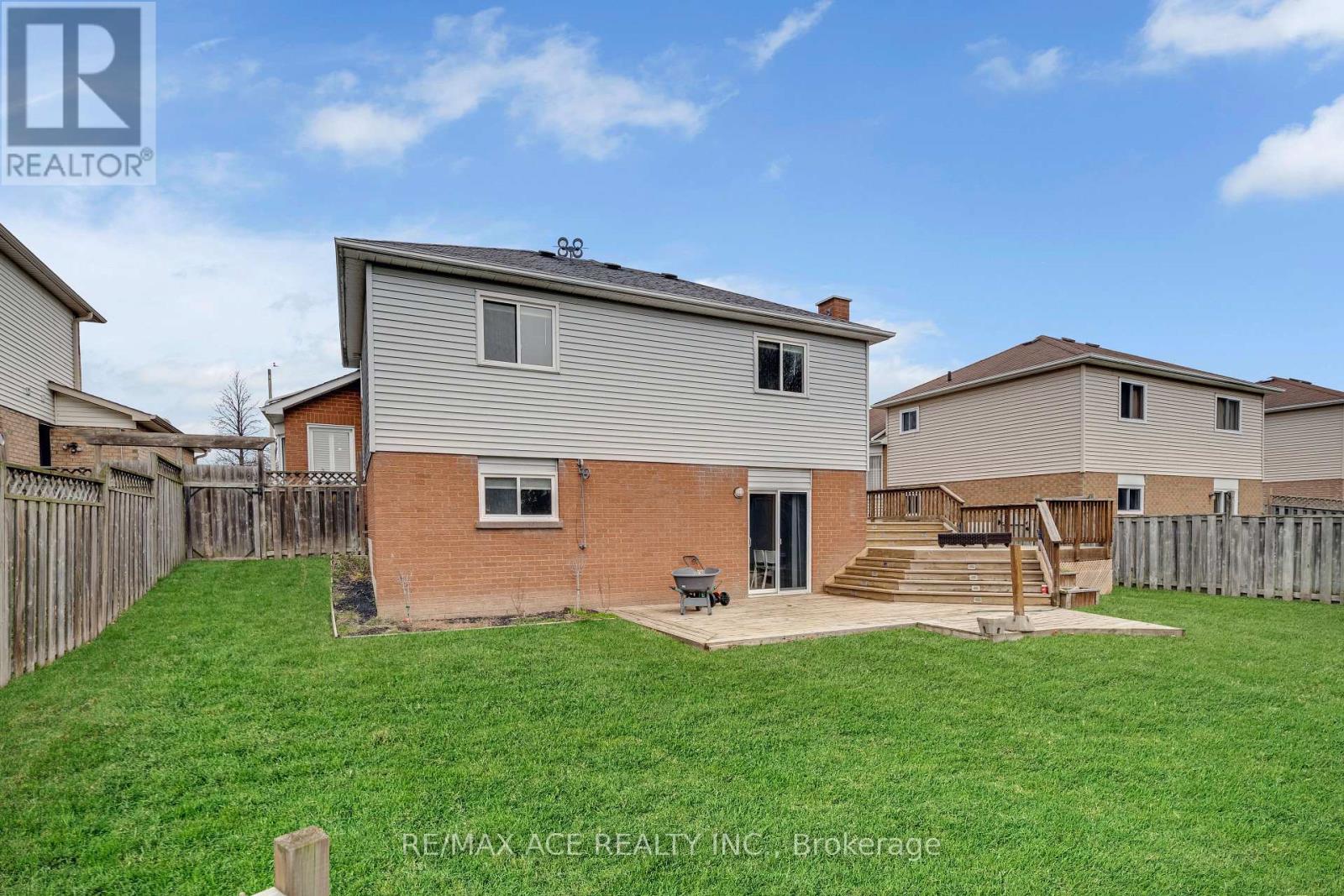 52 Foster Creek Drive, Clarington (Newcastle), Ontario  L1B 1G4 - Photo 33 - E12763806