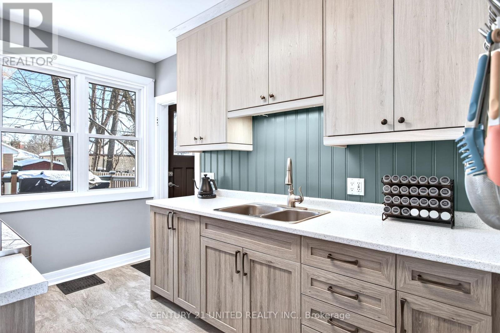 814 Argyle Street, Peterborough (Northcrest Ward 5), Ontario  K9H 5T3 - Photo 11 - X12763986