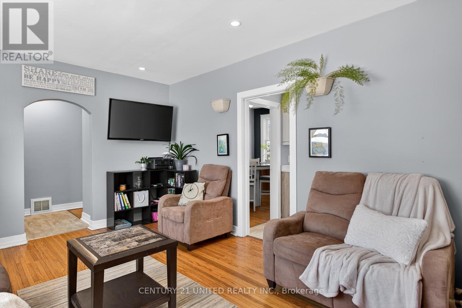 814 Argyle Street, Peterborough (Northcrest Ward 5), Ontario  K9H 5T3 - Photo 9 - X12763986