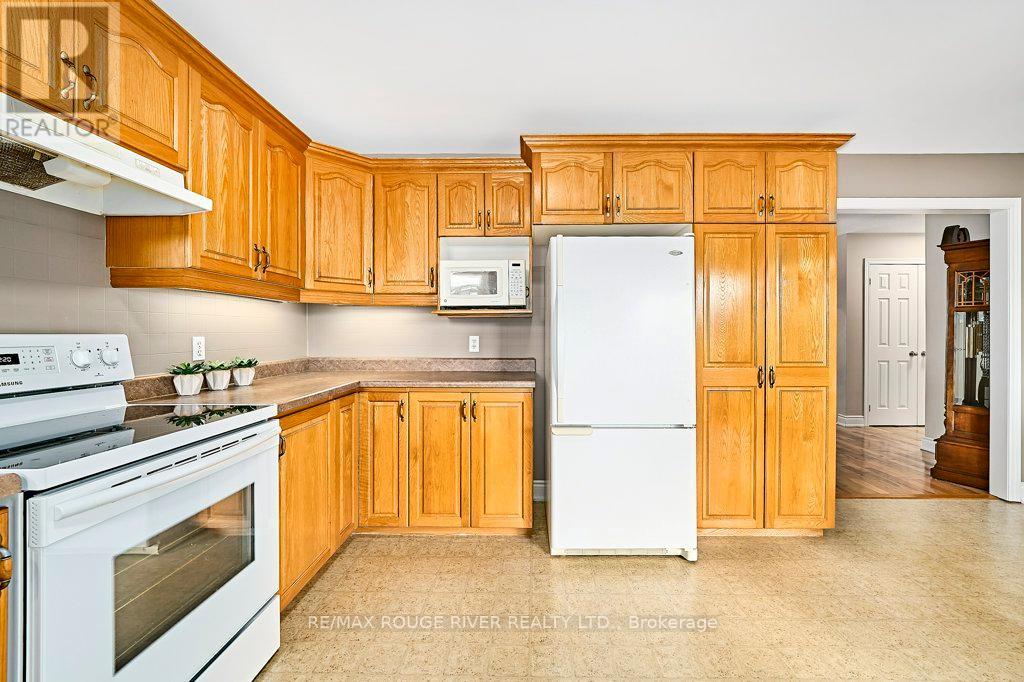 26 Eakins Crescent, Kawartha Lakes (Lindsay), Ontario  K9V 6J9 - Photo 19 - X12764074