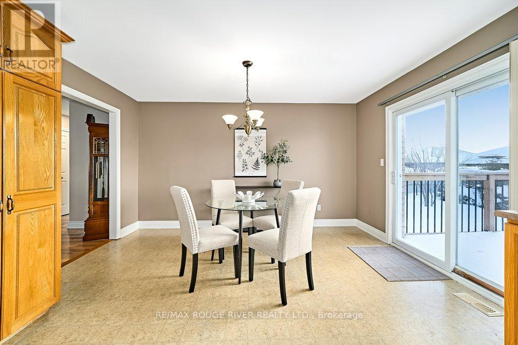 26 Eakins Crescent, Kawartha Lakes (Lindsay), Ontario  K9V 6J9 - Photo 21 - X12764074